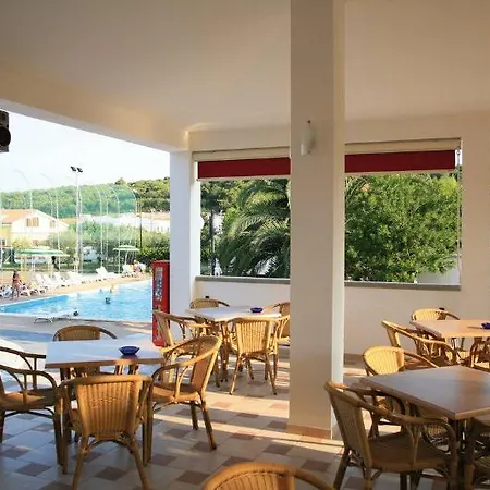 Villaggio San Pablo 3* Βιέστε